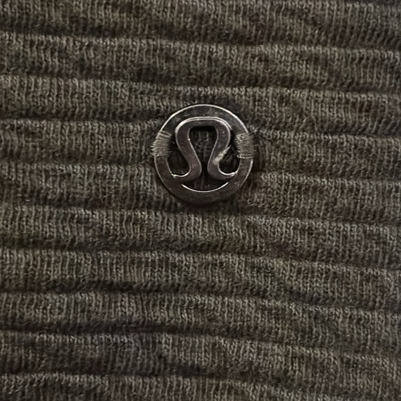 NWOT Lululemon On Repeat Bomber Jacket in Dark Olive - Picture 6 of 9
